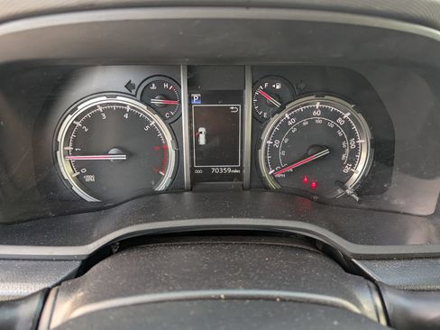 Used 2022 Toyota 4Runner TRD Off-Road Premium w/ Moonroof Package AWD/4WD image 23