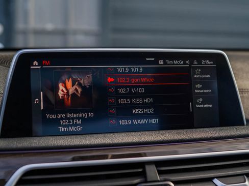 Used 2022 BMW 740i xDrive w/ Premium Package image 20