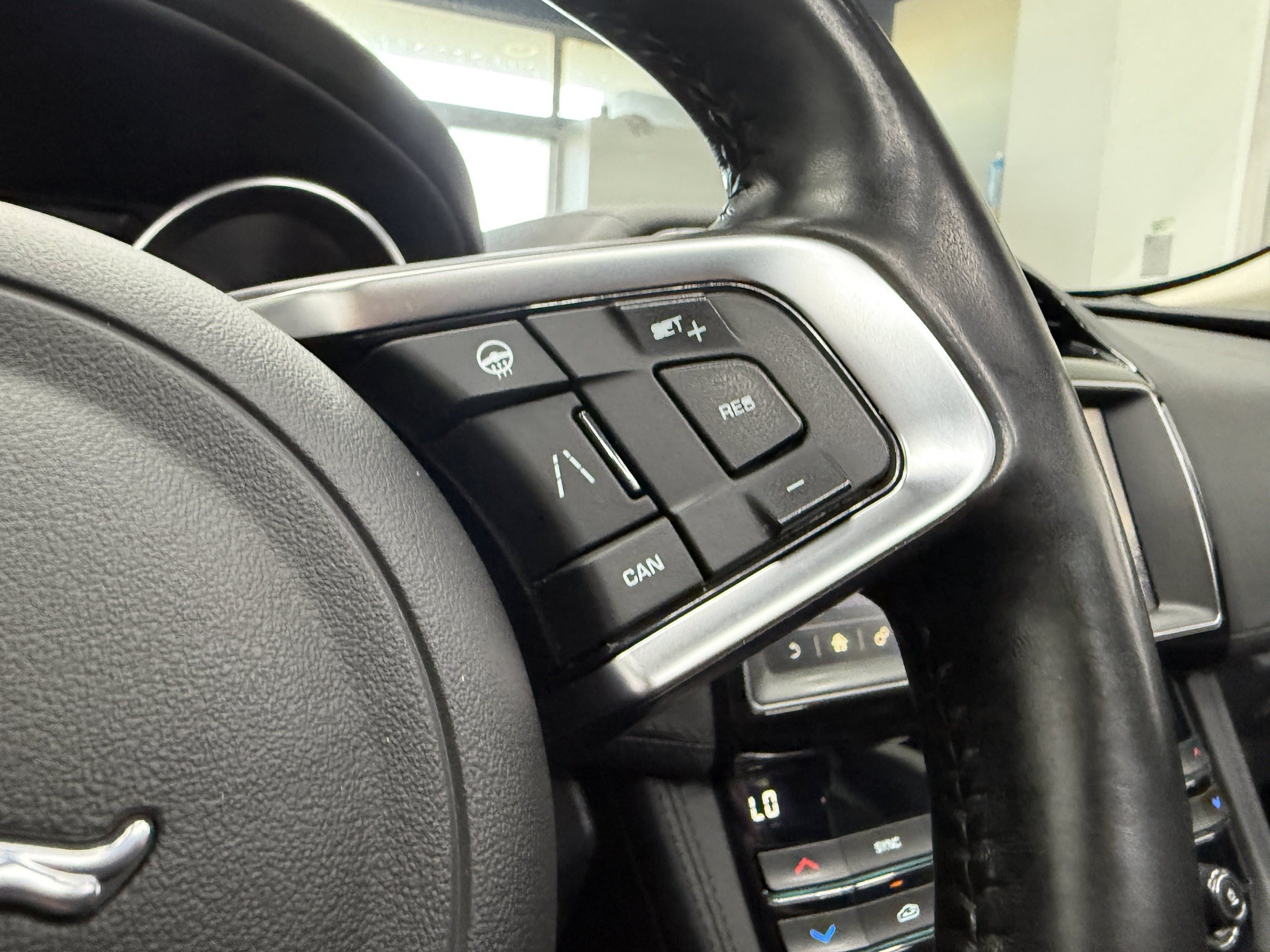 Used 2020 Jaguar F-PACE Prestige AWD/4WD image 20