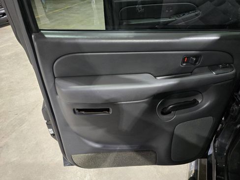 Used 2005 GMC Sierra 1500 SLE w/ Off-Road Package image 33