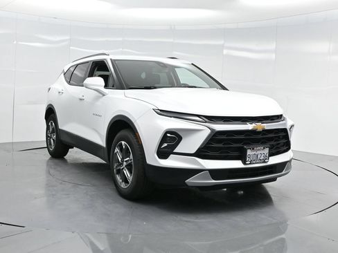 New 2025 Chevrolet Blazer LT w/ Convenience Package FWD image 74