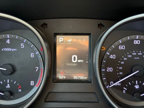 Used 2018 Hyundai Santa Fe Sport image 10