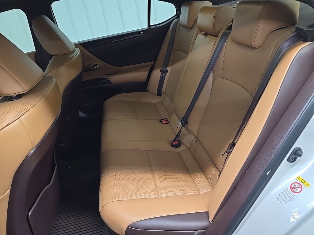 Used 2019 Lexus ES 300h w/ Premium Package FWD image 33