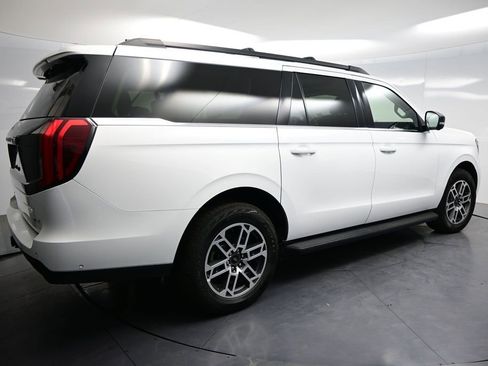 Used 2025 Ford Expedition Max Active AWD/4WD image 3