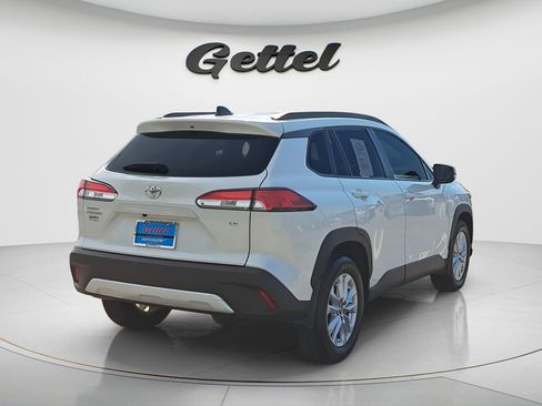 Certified 2025 Toyota Corolla Cross LE image 3