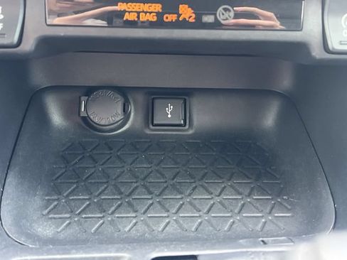 Used 2022 Toyota RAV4 XLE FWD image 21