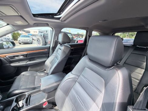 Used 2018 Honda CR-V Touring image 15