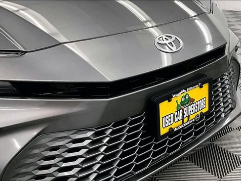 Used 2025 Toyota Camry XSE FWD image 33
