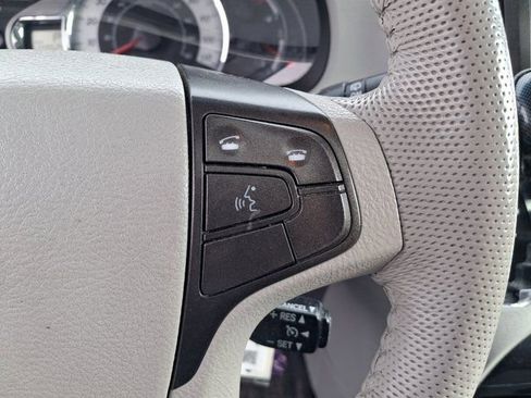Used 2013 Toyota Sienna SE w/ Premium Pkg w/Entune image 37