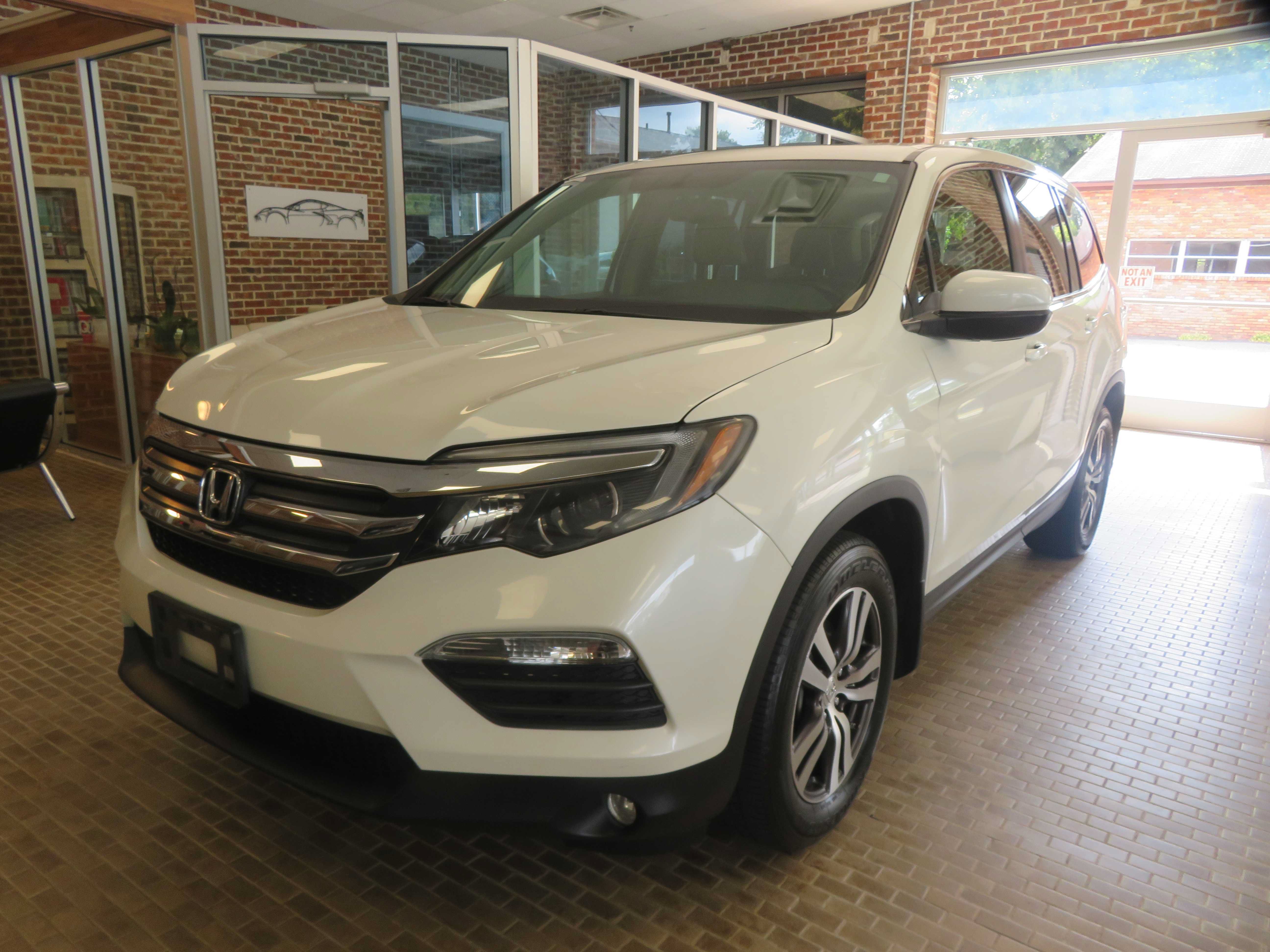 Used 2017 Honda Pilot EX-L image 1
