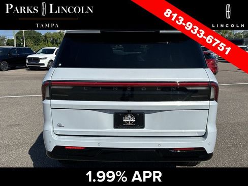 Certified 2025 Lincoln Navigator Reserve AWD/4WD image 5