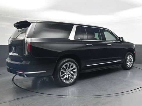 Used 2023 Cadillac Escalade ESV Premium Luxury w/ LPO, Radiant Package AWD/4WD image 4