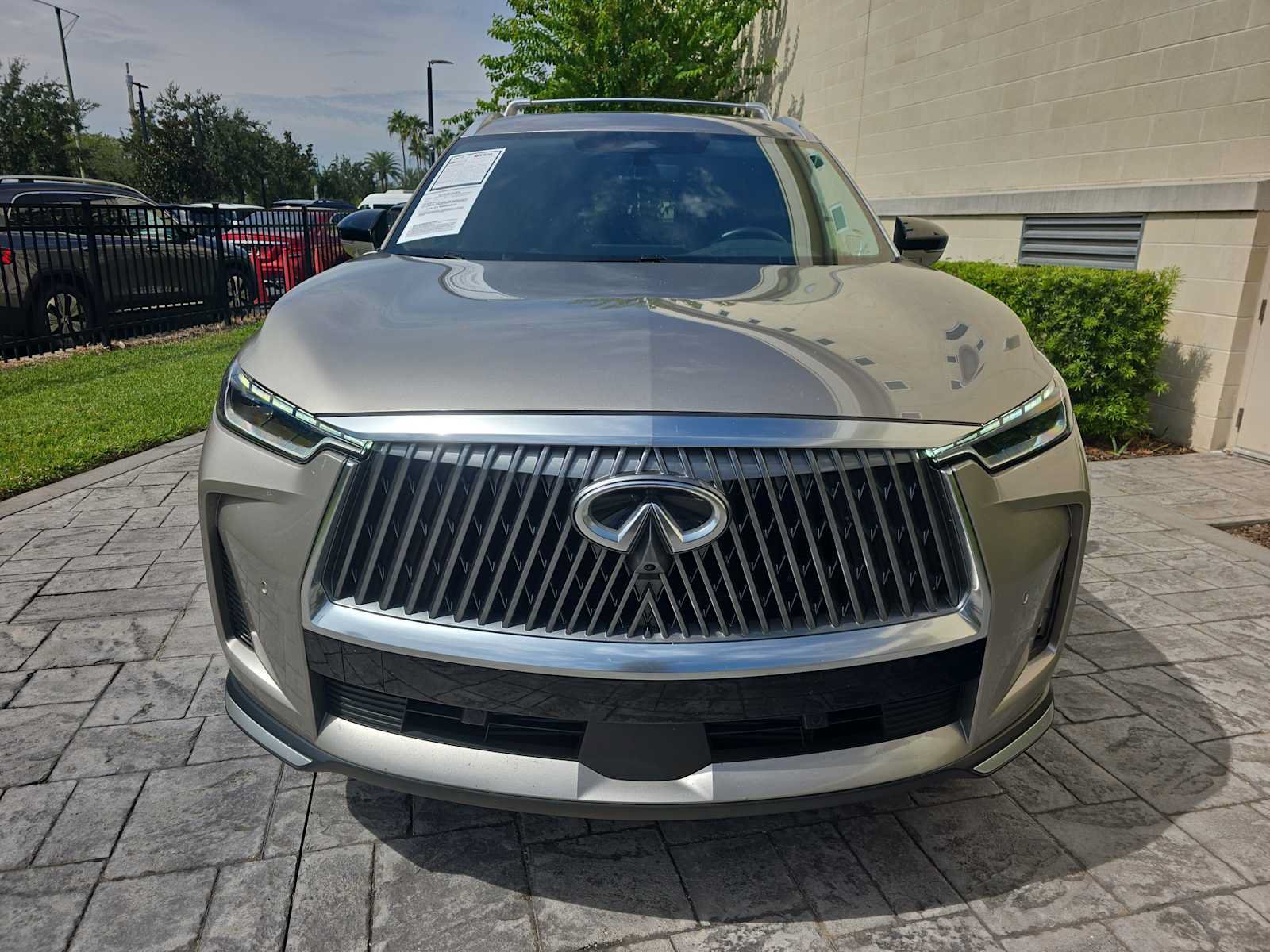 Used 2026 INFINITI QX60 Luxe w/ Cargo Package FWD image 2