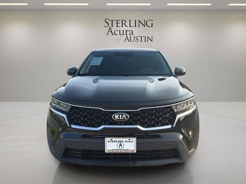 Used 2021 Kia Sorento LX FWD image 2