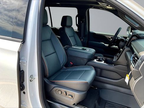 New 2026 GMC Yukon XL AT4 w/ AT4 Premium Package AWD/4WD image 11