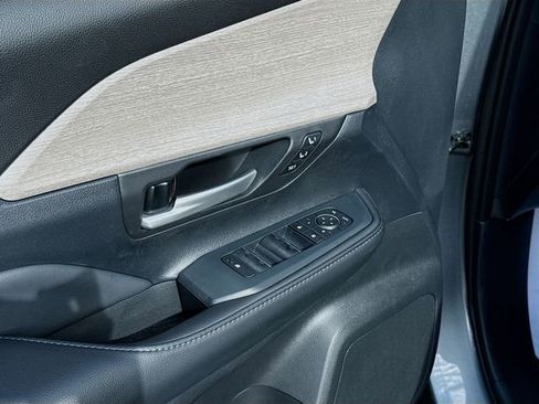 Used 2025 Toyota Grand Highlander AWD Hybrid image 24