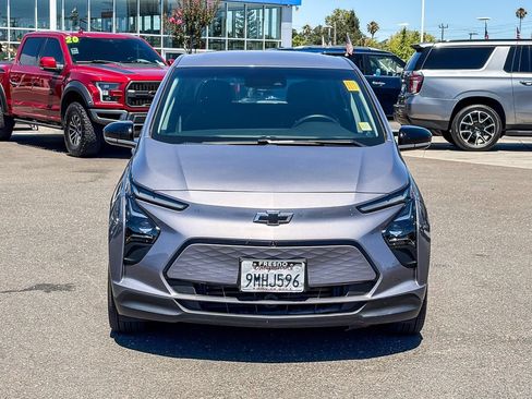 Used 2023 Chevrolet Bolt LT w/ Infotainment Package FWD image 6