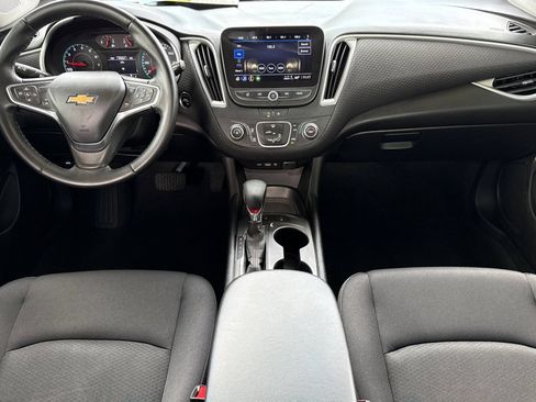 Used 2025 Chevrolet Malibu RS FWD image 20