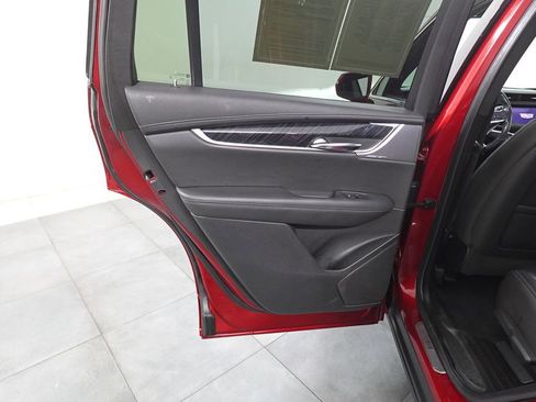 Used 2020 Cadillac XT6 Premium Luxury image 24