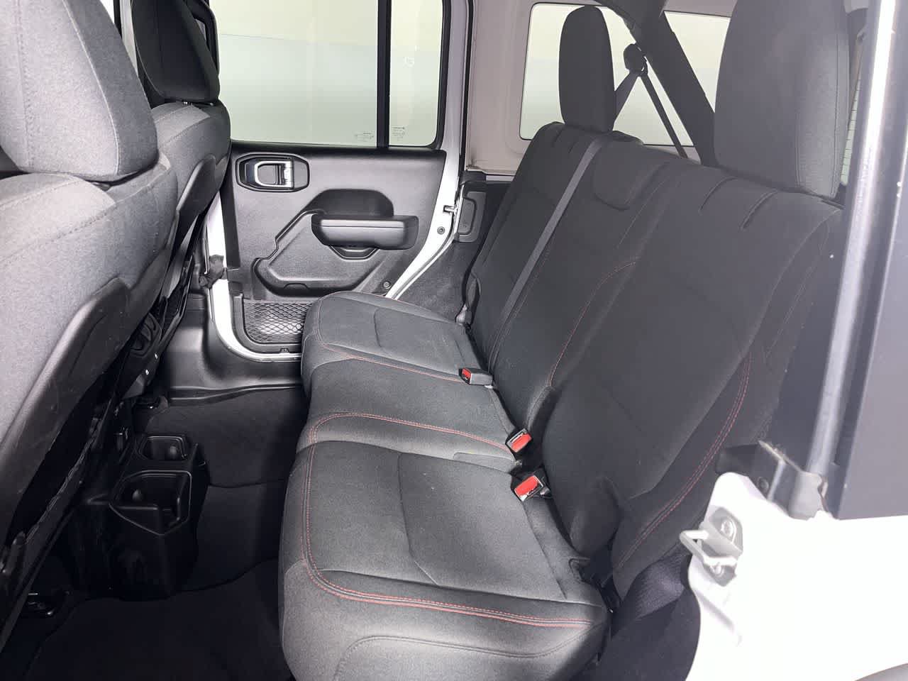 Used 2025 Jeep Wrangler Unlimited Rubicon AWD/4WD image 27