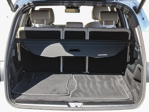 Certified 2025 Mercedes-Benz GLB 250 image 28