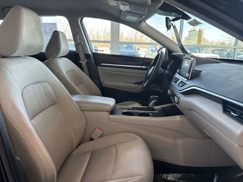 Used 2022 Nissan Altima 2.5 SV image 18