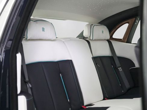 New 2026 Rolls-Royce Phantom Sedan RWD image 31