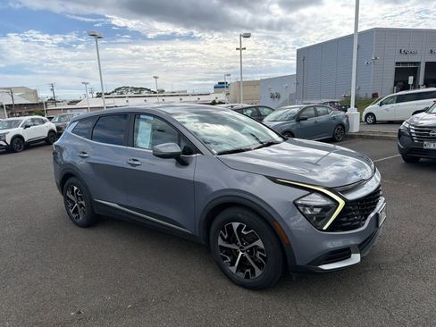 Used 2023 Kia Sportage EX image 2