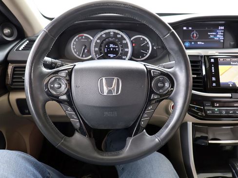 Used 2016 Honda Accord Touring image 25