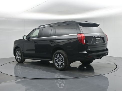 Used 2025 Ford Expedition Active image 7