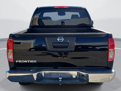 Used 2015 Nissan Frontier S image 6