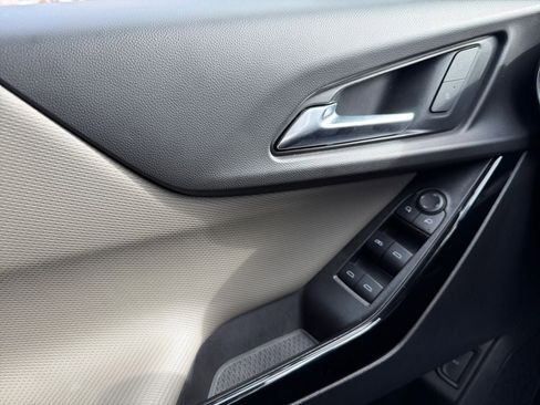 Used 2025 Chevrolet Equinox LT w/ Convenience Package II image 18