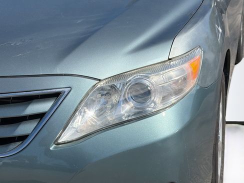 Used 2010 Toyota Camry LE image 9