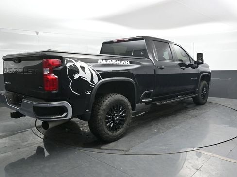 Used 2022 Chevrolet Silverado 2500 LT w/ Convenience Package AWD/4WD image 3
