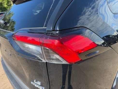Used 2023 Toyota RAV4 LE AWD/4WD image 13