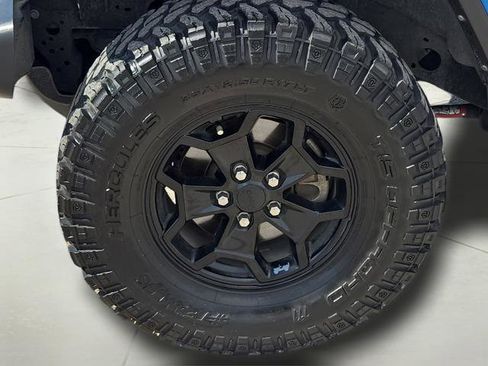 Used 2021 Jeep Gladiator Sport AWD/4WD image 17