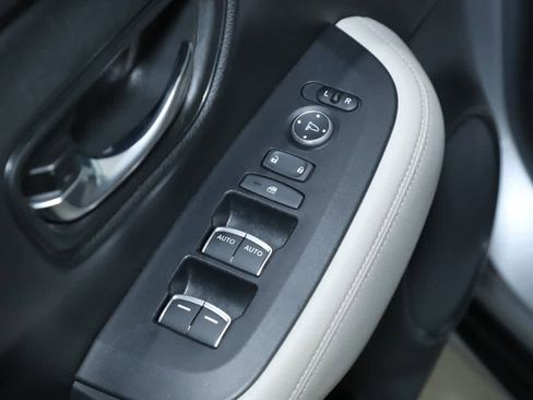 Used 2024 Honda HR-V EX-L image 16