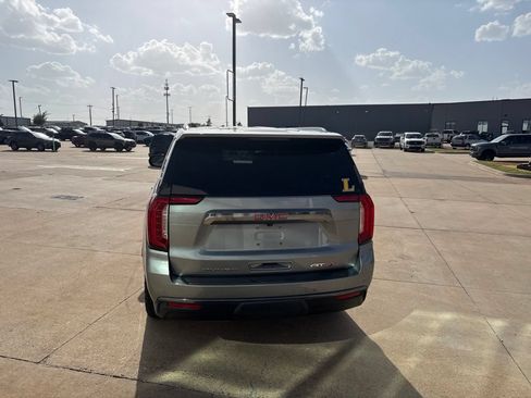 Used 2023 GMC Yukon XL AT4 AWD/4WD image 10