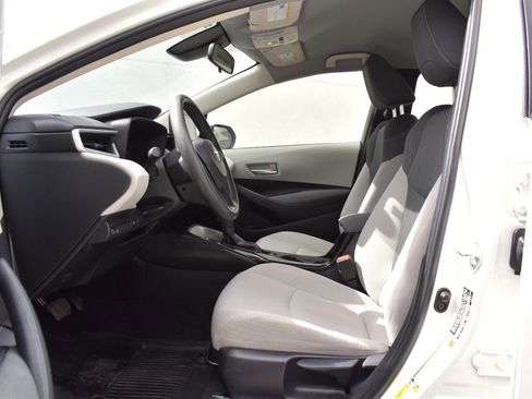Used 2021 Toyota Corolla LE image 10