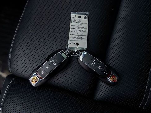 Used 2025 Porsche Macan GTS image 56