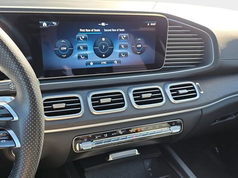 Used 2025 Mercedes-Benz GLS 450 4MATIC w/ AMG Line Exterior image 27