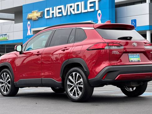 Used 2024 Toyota Corolla Cross XLE image 5