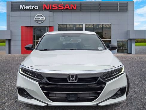 Used 2021 Honda Accord Sport image 2