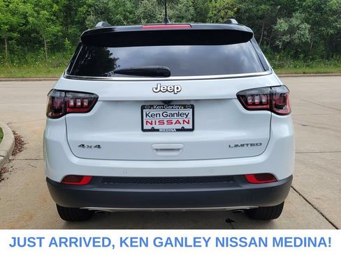 Used 2023 Jeep Compass Limited AWD/4WD image 4