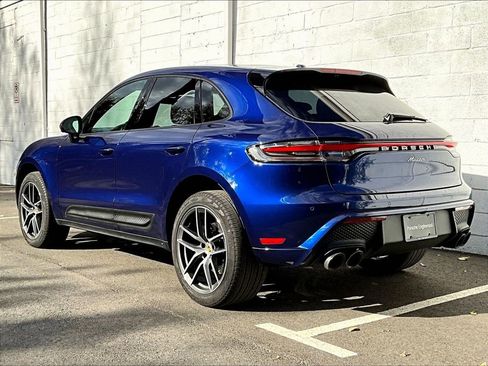 Used 2025 Porsche Macan image 3