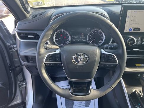 Used 2023 Toyota Highlander XSE AWD/4WD image 15