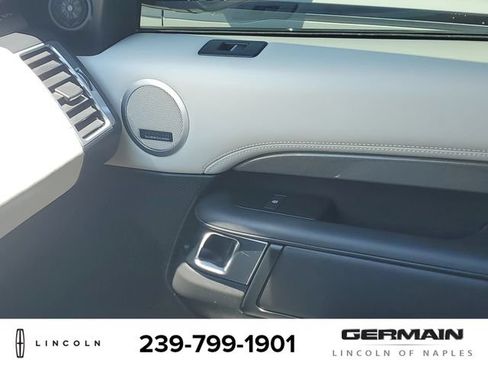 Used 2024 Land Rover Discovery Metropolitan Edition AWD/4WD image 28