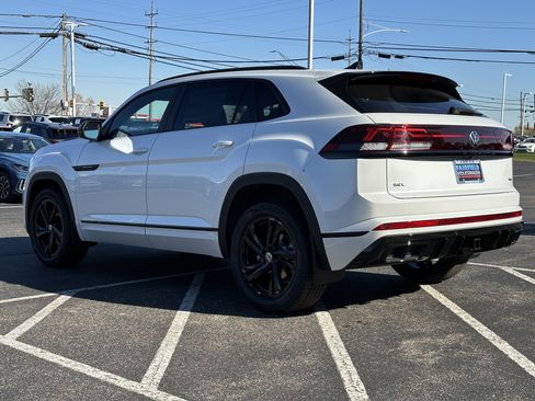 New 2026 Volkswagen Atlas Cross Sport SEL R-Line image 5