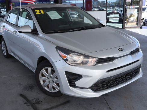 Used 2021 Kia Rio S image 2