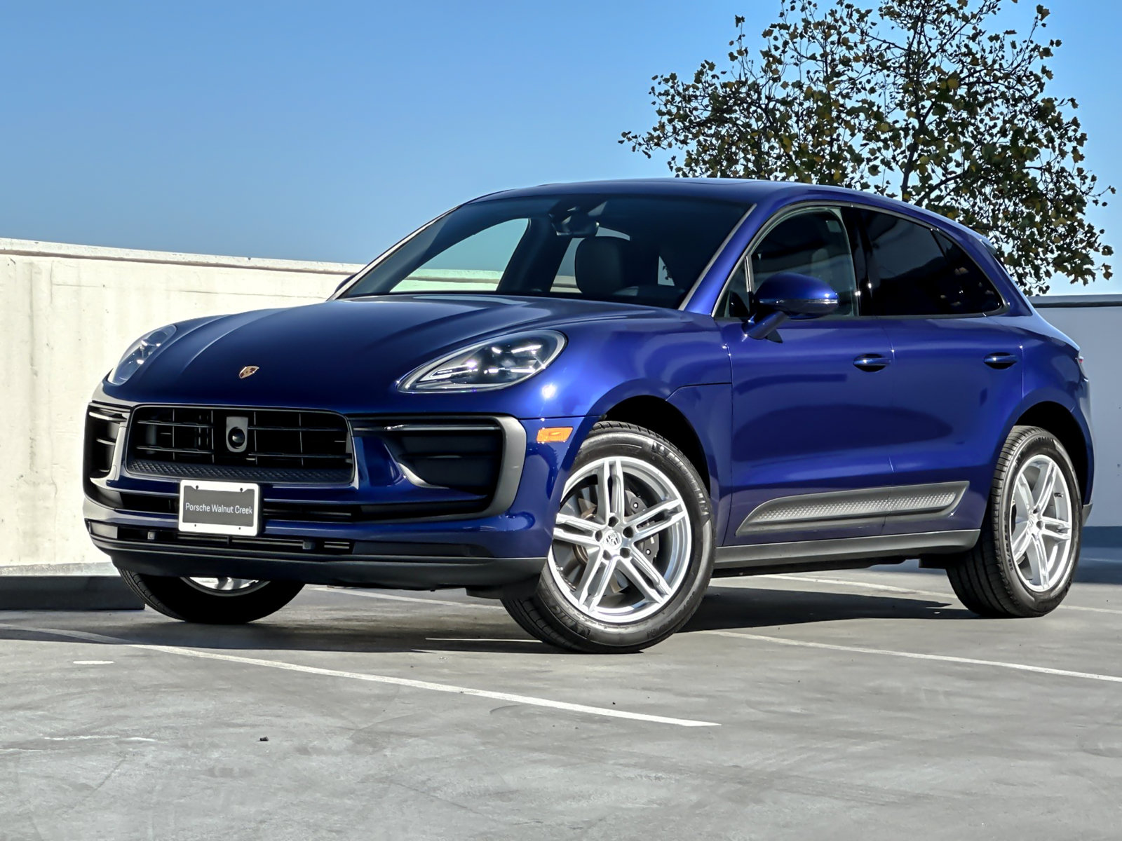 Used 2026 Porsche Macan AWD/4WD image 2